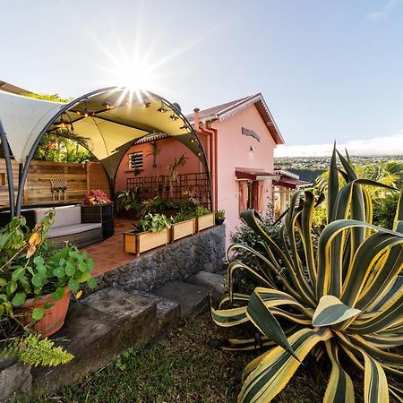 Le Quelea Une Case Creole De Charme Classee 4 Etoiles Y Etre C'Est Y Etre Bien Entre-Deux Exterior photo