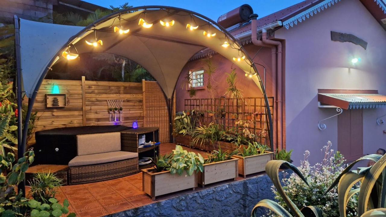 Le Quelea Une Case Creole De Charme Classee 4 Etoiles Y Etre C'Est Y Etre Bien Entre-Deux Exterior photo